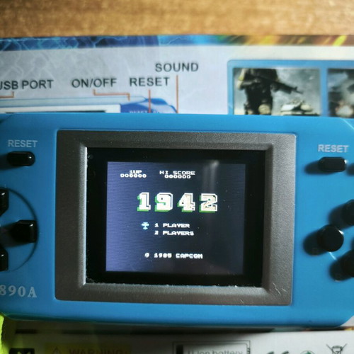 Hand consloe like new with many retro games
