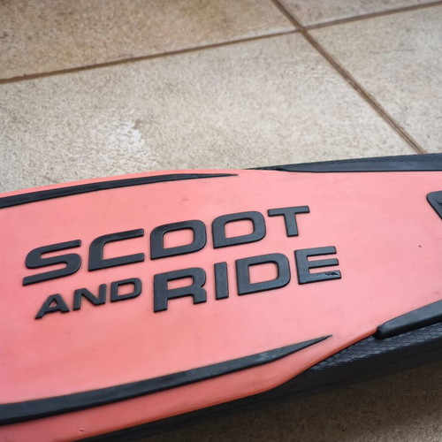 Scoot & Ride Highwaykick kids scooter 3 wheels like new, pink