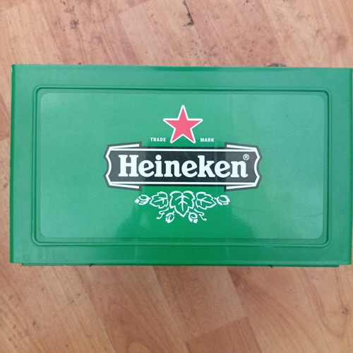 Heineken CD holder used, plastic 14-slot beer crate style
