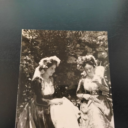 Black and white postcard "KERKYRAIES"