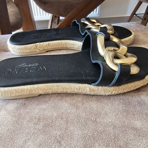 Sante women's sandals like new, size 38, black leather