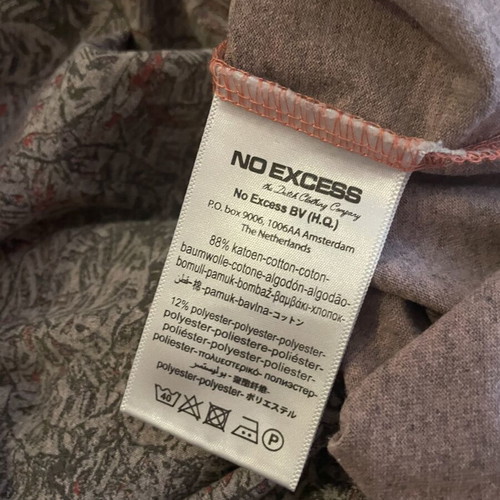 No Excess men's T-shirt medium, decorative pocket
