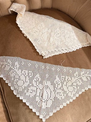 Handmade lace set like new, 4 pieces 40x40 cm