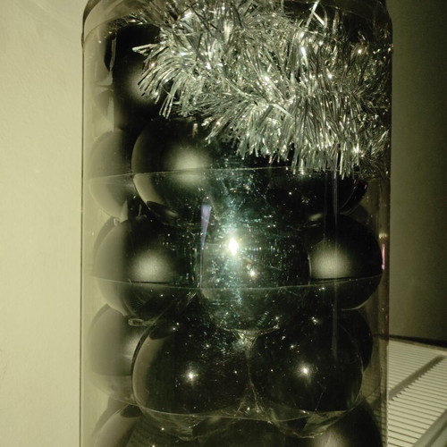 Christmas balls set of 26 black matte and glossy 6cm like new