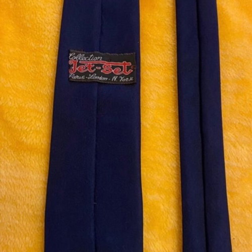 Blue solid color tie like new
