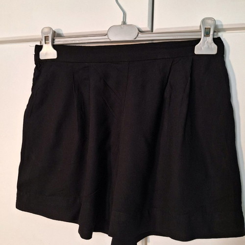 H&M shorts used, size 36