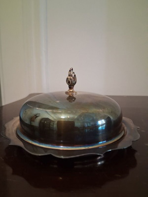 Mini dish with lid like new, diameter 12.5 cm