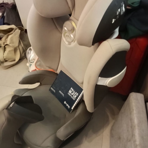 Child Car Seat Isofix group 1 2 3 like new with mat