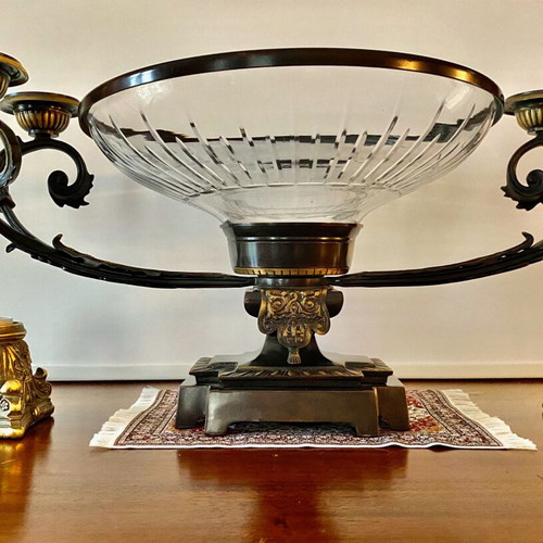 Decorative candlestick plate made of glass and iron like new