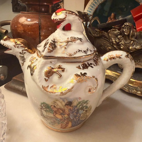 Japan teapot used with historic design