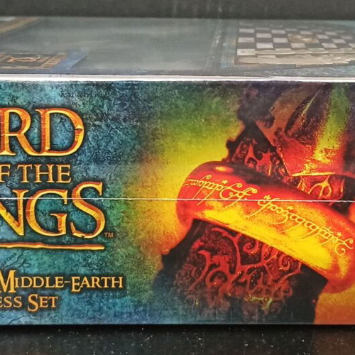 Lord of the Rings Battle for Middle Earth Chess Set new