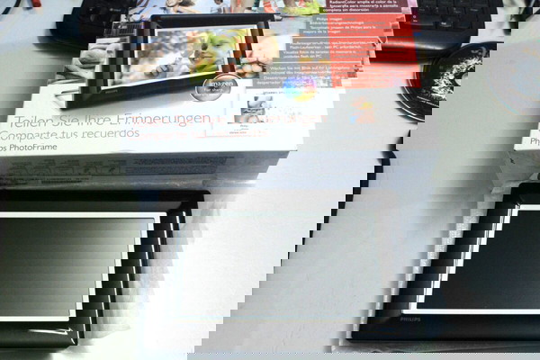 FOTO FRAME PHILIPS (ΨΗΦΙΑΚΗ ΚΟΡΝΙΖΑ ΦΩΤΟΓΡΑΦΙΩΝ)