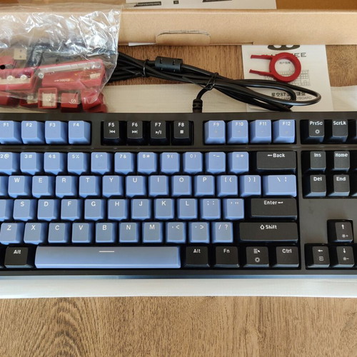 MageGee 87 TKL mechanical gaming keyboard new with LED lighting