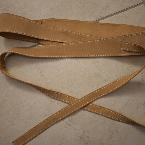 Suede type belt like new, brown, adjustable