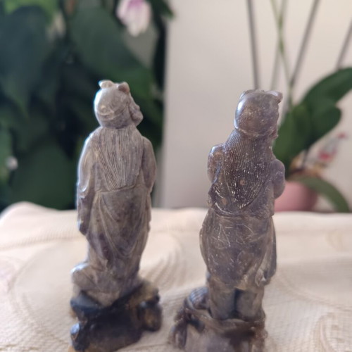 Pair of Chinese sages hand-carved in soapstone like new