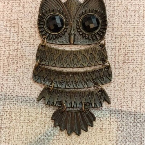 Vintage owl-shaped pendant necklace like new, bronze tone