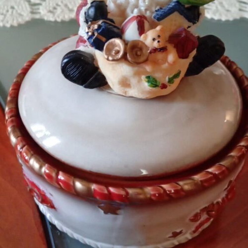 Christmas cookie jar like new, 18cm