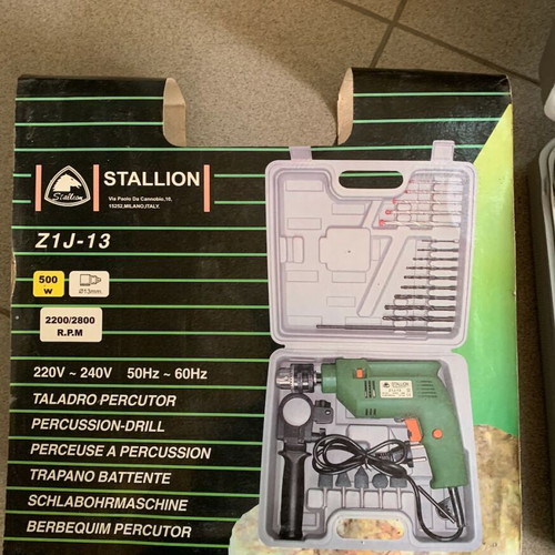 Complete Set of Electric and Manual Tools like new, ideal for craftsmen