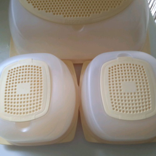 Tupperware cheese set like new