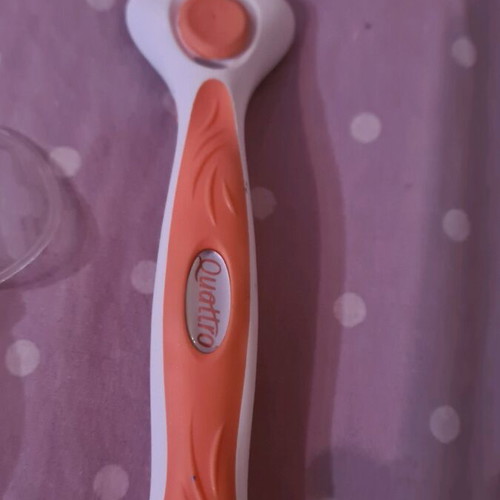 Handle for women's razor like new with empty containers