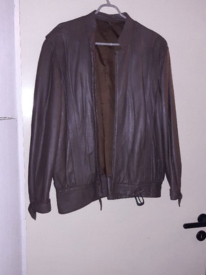 Leather jacket cypress color like new, size L