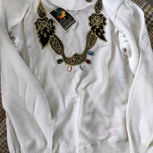 Women's vintage blouse new with design and beads on collar