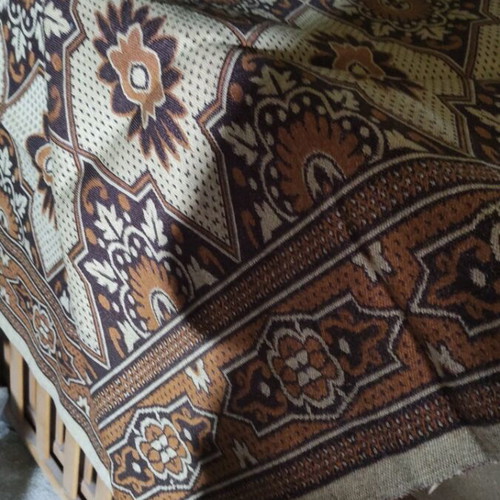 Wool rug like new, traditional, dimensions 235x260