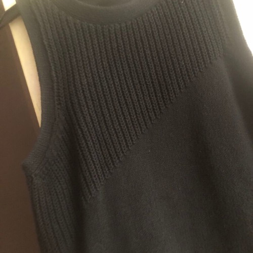 Armani knitted vest new, size M, black