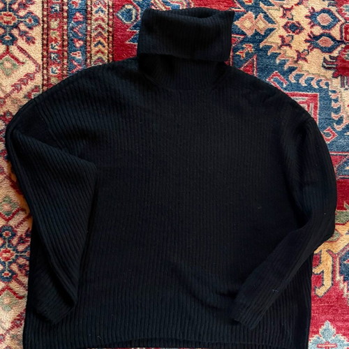 H&M sweater like new, size XL, black