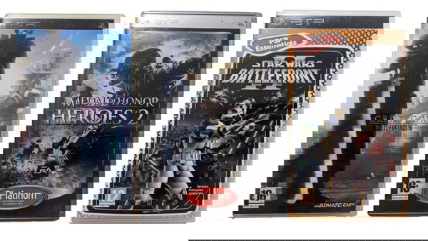 PSP BUNDLE: Crisis Core / Medal of Honor Heroes 2 / Star Wars Battlefront 2