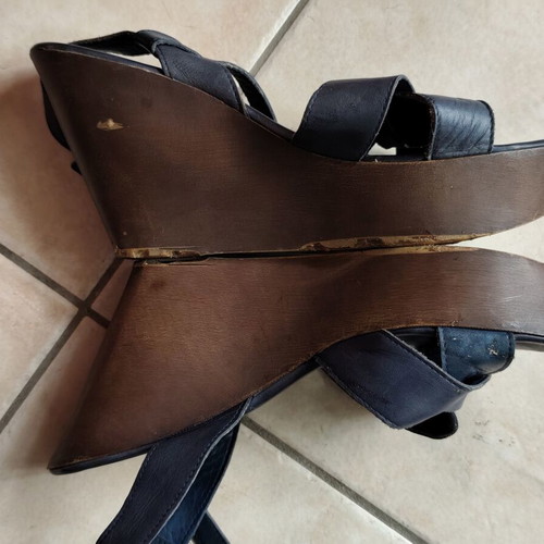 Leather platform sandals size 40 blue used