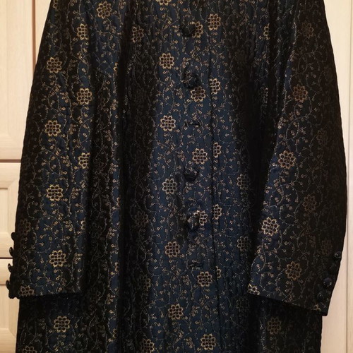 Handmade women's coat like new, embroidered with gold thread