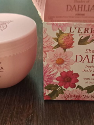 Κρέμα σώματος Dahlia Shades of Dahlia της L'Erbolario καινούργιο 300ml