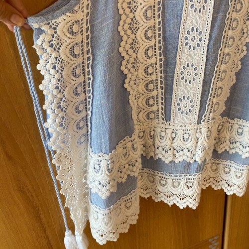 Zara sleeveless blouse new with lace, size M, blue and white
