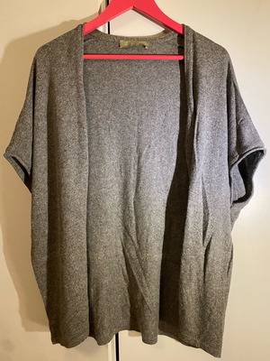 Zara Kimono Cardigan 65% Viscose like new, gray, size M