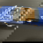  Δύο μοντέλα αυτοκινήτων Ford Mustang 1:23