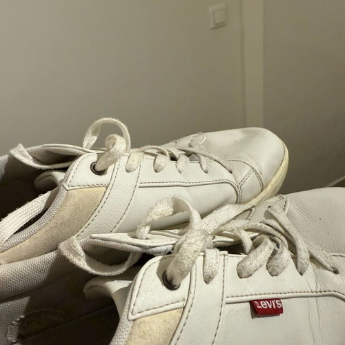 Levi’s men's athletic shoes used, size 44.5, white