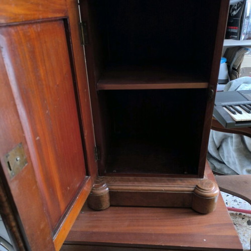 Night stands like new, set of 2 pieces