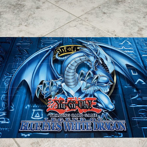Yu Gi Oh Blue Eyes White Dragon Playmat like new fabric