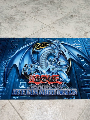 Yu Gi Oh Blue Eyes White Dragon Playmat like new fabric