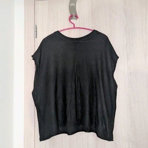 Knitted sleeveless blouse black like new, sizes L and XL