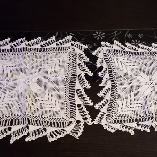 Handmade crochet table linens set of 2 like new