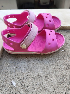 Crocs pink sandals for girls used, size 28-29