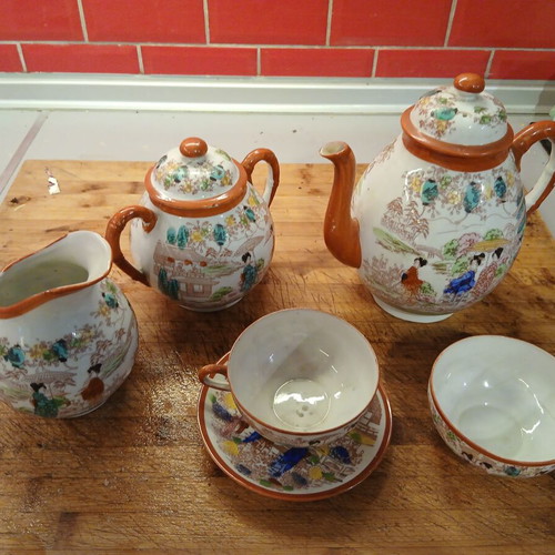 Vintage porcelain set from China, like new, 5 pieces