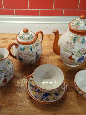 Vintage porcelain set from China, like new, 5 pieces