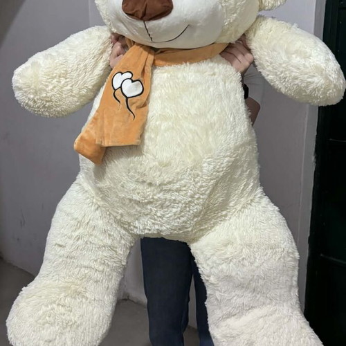 Giant teddy bear new in excellent condition