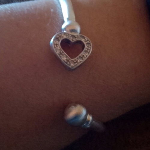 Silver 950 cuff bangle with heart motif and stones