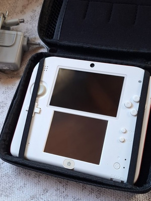 Nintendo 2DS modded like new with memory card, stylus, and case