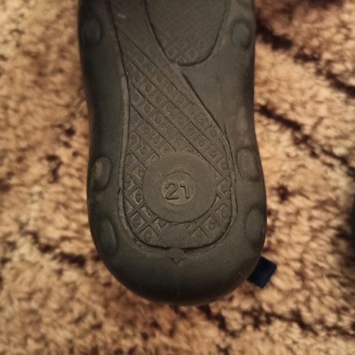 Children's slipper shoe size 21 with silicone sole and soft fabric