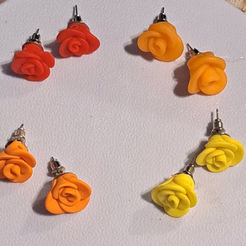 Handmade earrings (roses)